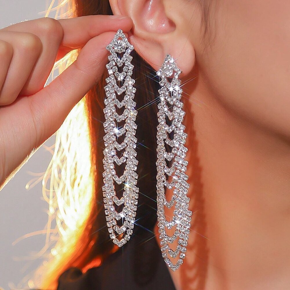 Silver Glamorous Women's Elegant Rhinestone Tassel Earrings